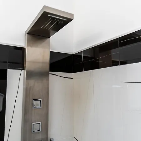 Art Pool Villa *