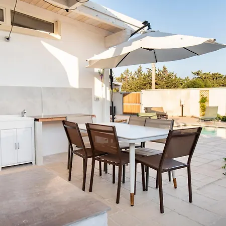 Art Pool Villa